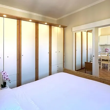 Int 11 - Elisa By San Luca