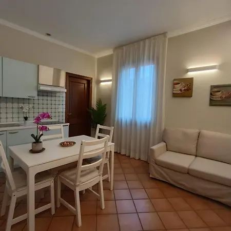 Int 11 - Elisa By San Luca * Bolonya