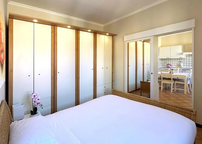 Int 11 - Elisa By San Luca