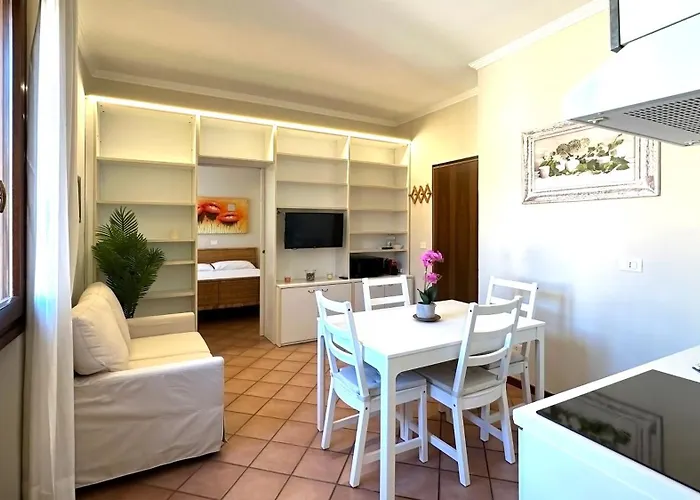 Int 11 - Elisa By San Luca * Bologna