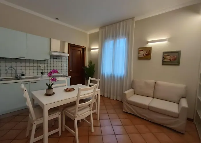 Int 11 - Elisa By San Luca * Bologna